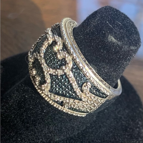 Diamond Blue Ring. SS SZ 6 1/4 . Gorgeous - Picture 6 of 10